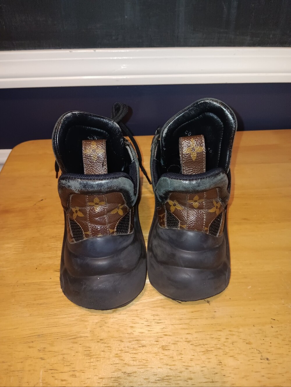 Louis Vuitton Monogram Archlight Sneakers Size 36 - Picture 4 of 6
